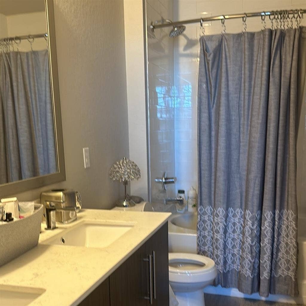 Roommate or full tenant wanted 