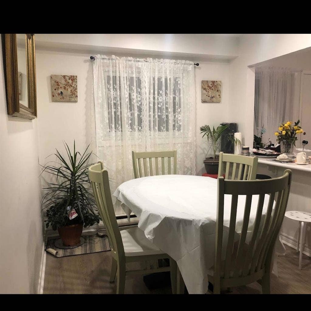 Room available for female renters