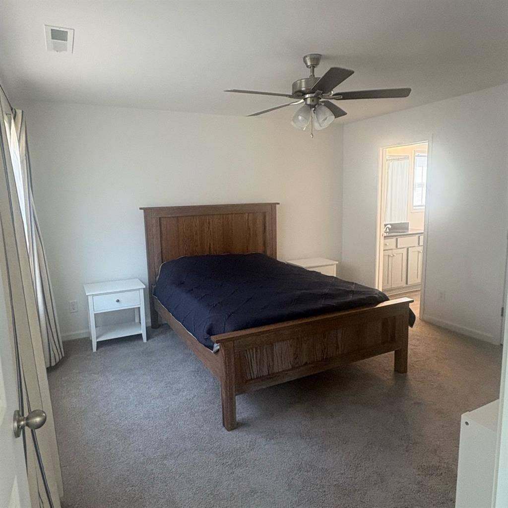 Room for Rent in University area