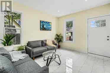 Newly renovated 3 bed 2 bath house 