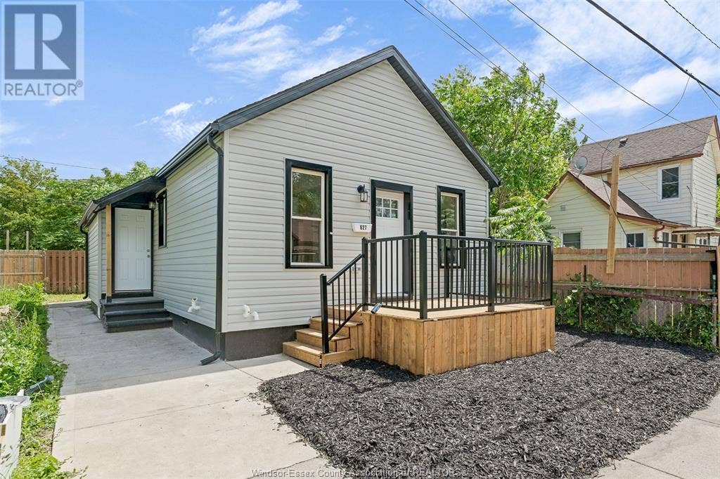 Newly renovated 3 bed 2 bath house 