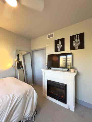 Topaz Apartments Room and Bathroom