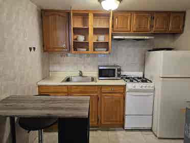 🔥Spacious SUBLET in Kips Bay🔥