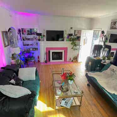 1500 melrose/ Normandie master room