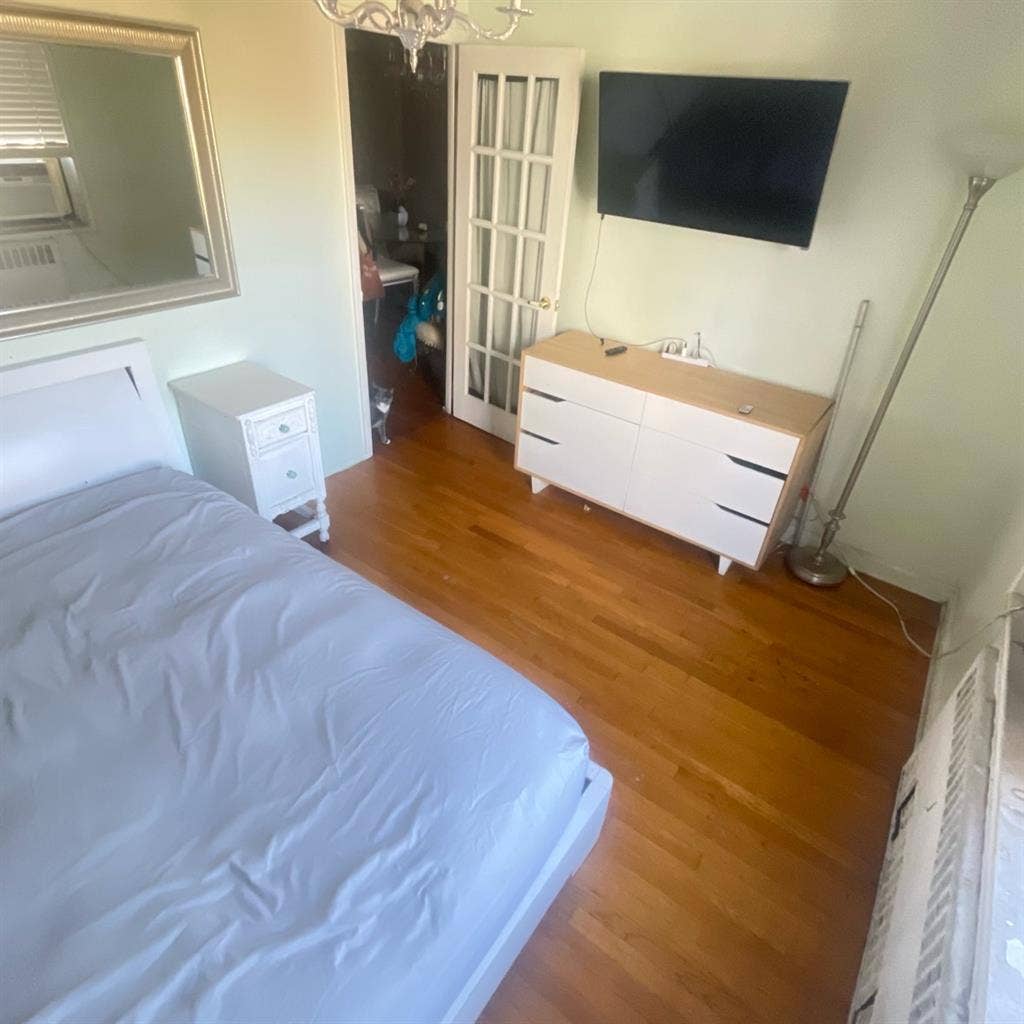 Fully Furnished Room In Brooklyn