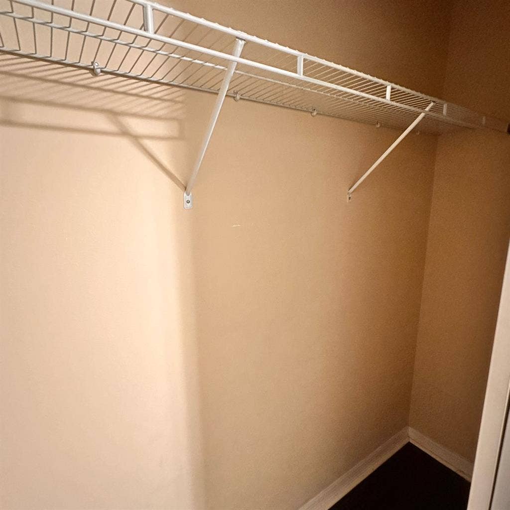 Looking for a female roommate