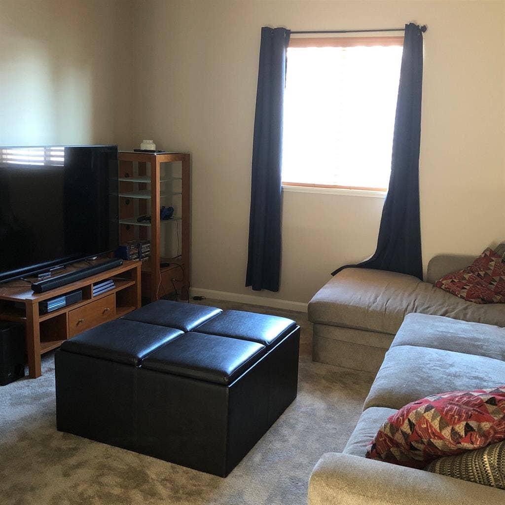 Room available in Large 4BD Housee