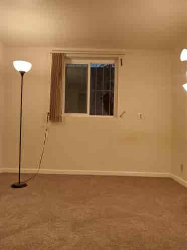 2 rooms for rent in Mission Valley.