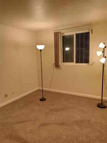 2 rooms for rent in Mission Valley.