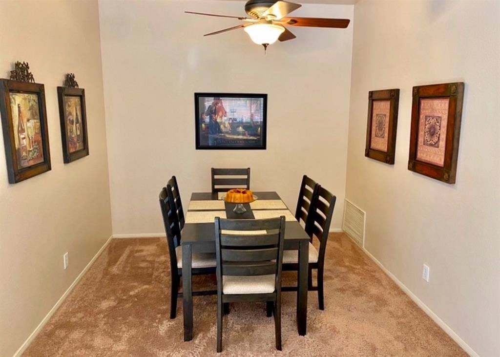 Room for 4 in a Quite Neighborhood