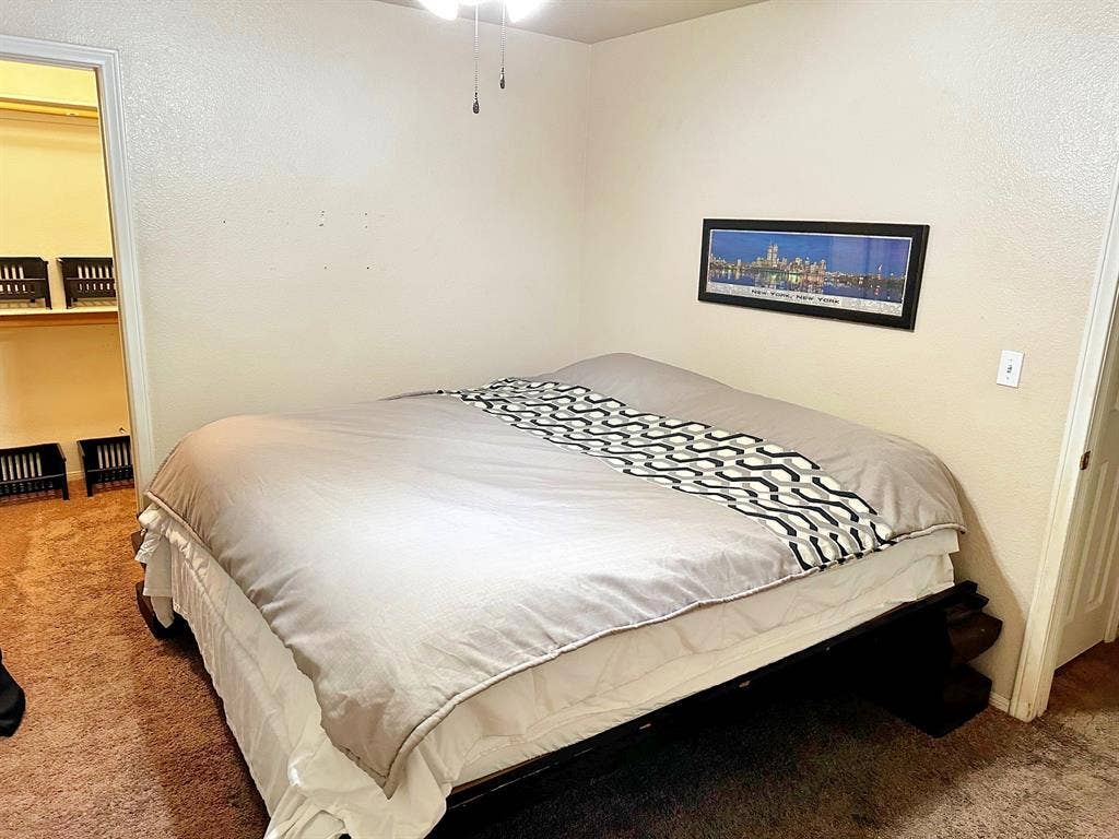 Room for rent - King Bed Included