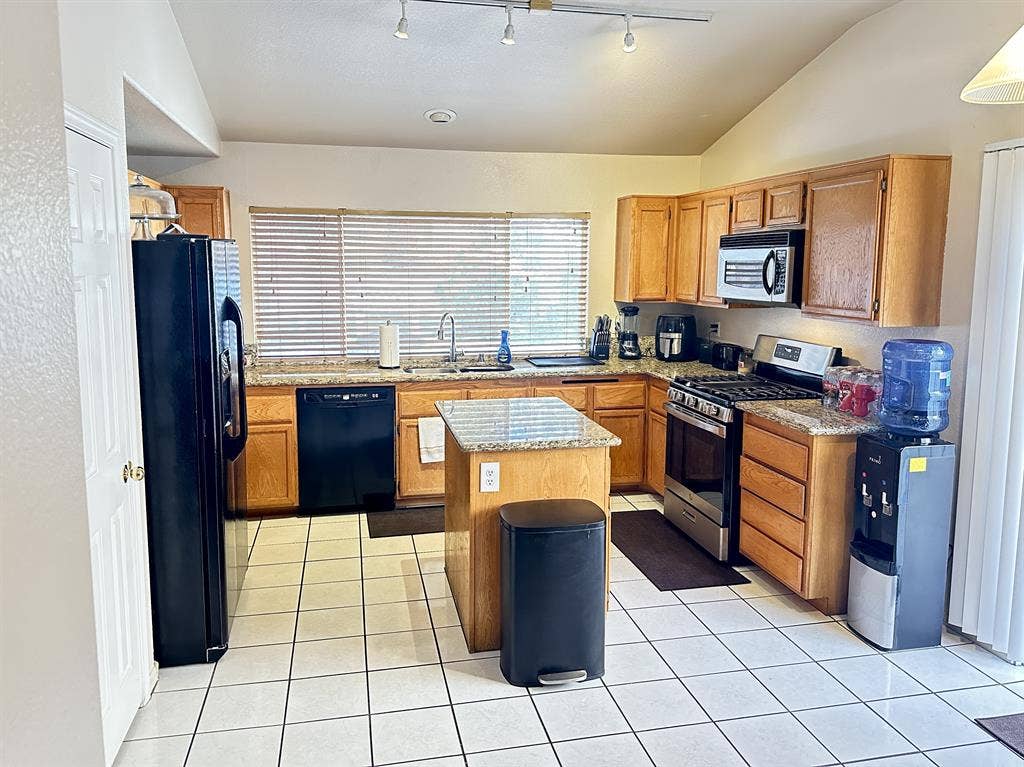 Room for 4 in a Quite Neighborhood