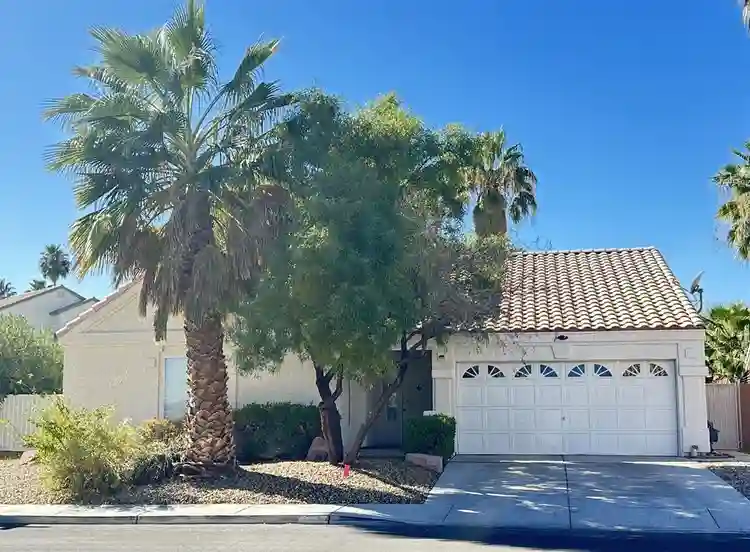 Room for 4 in a Quite Neighborhood