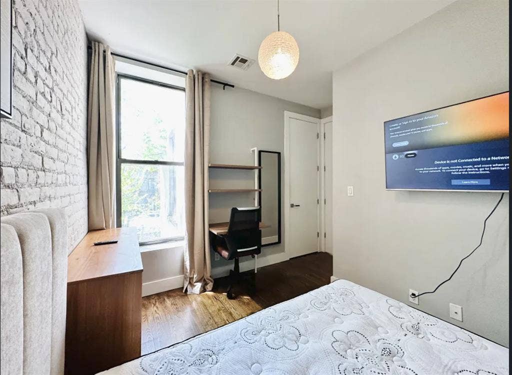 Furnished Room in Crown Heights