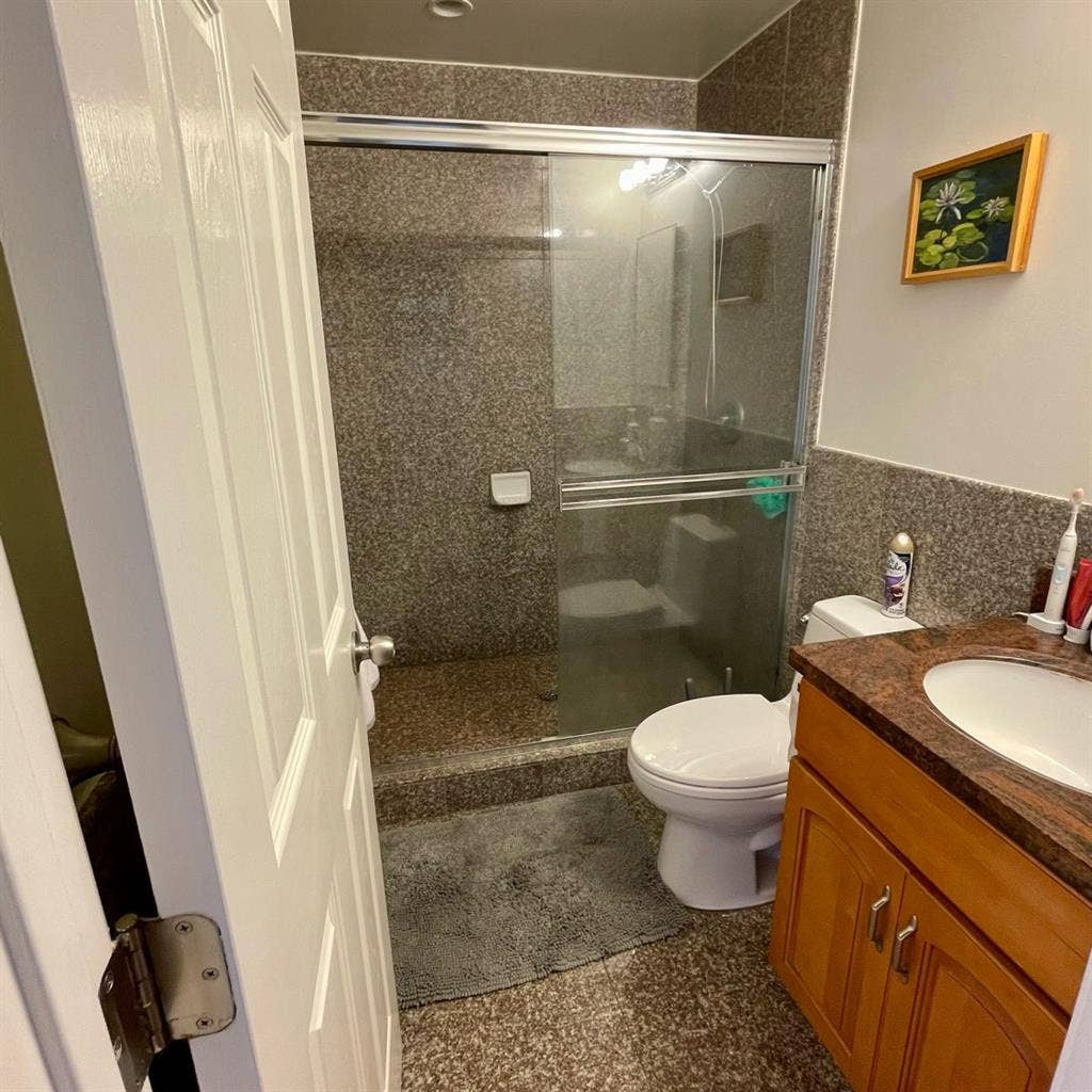 Private room, shared bath for rent