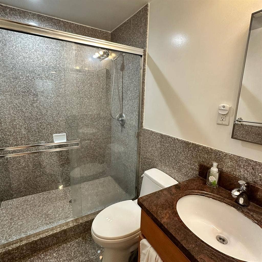 Private room, shared bath for rent