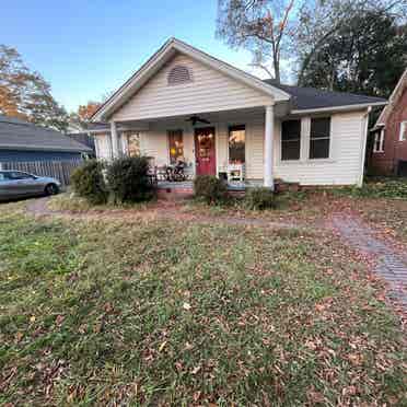 Large room + walk-in closet in NoDa