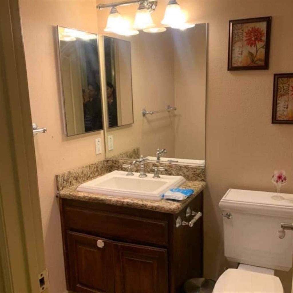 MASTERROOM FOR RENT- private bath