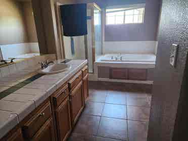 2 seperat bedrooms for rent