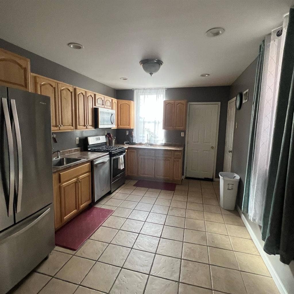 3 bedroom near Saint Joseph Uni