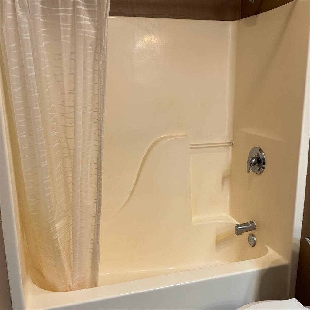 Room for rent with private bathroom