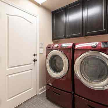 Room shared large double sink bath