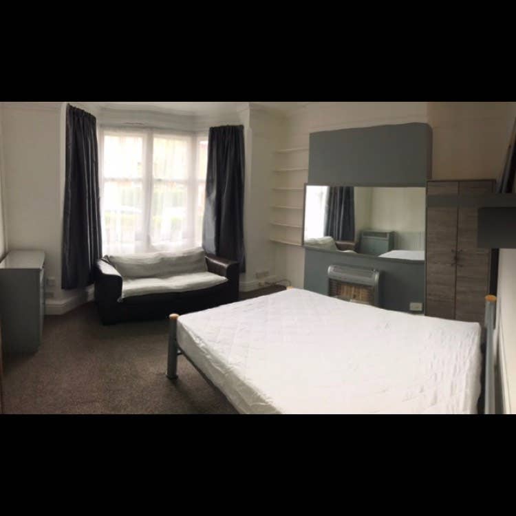 Double room for rent le3 leicesterr