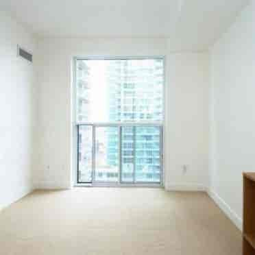 2 Bed Apartment in Liberty Village!