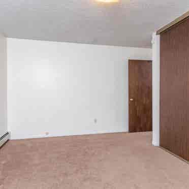 Room in Shared Apartment- UMED AREA