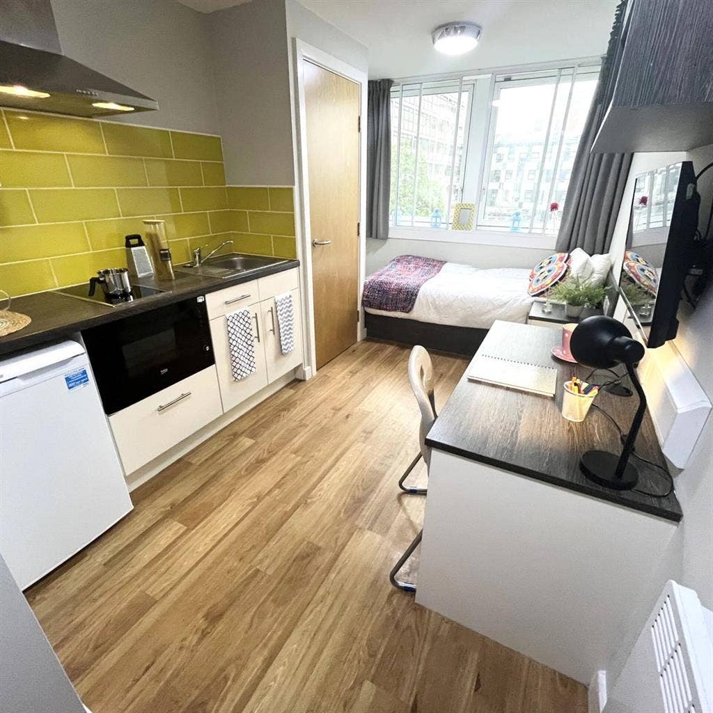 STUDIO FLAT - Nottingham