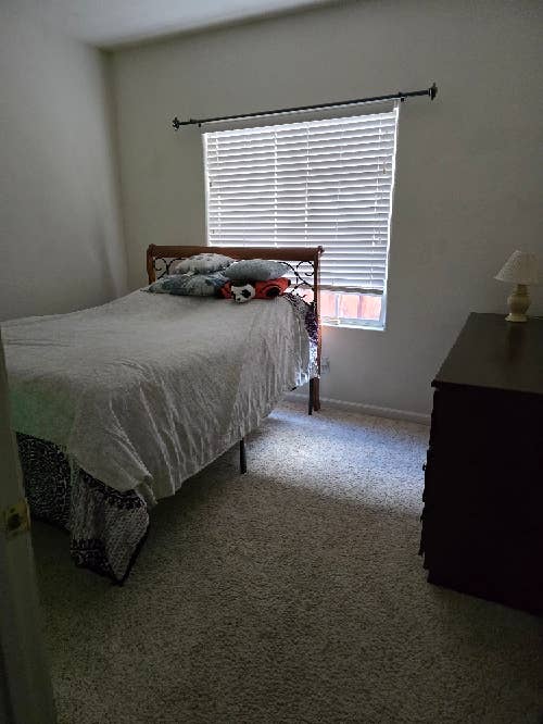 1 Furnished room for Rent.