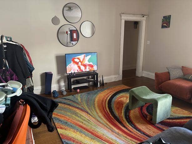 Room in a 2bd Apt near everything!