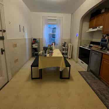 Room in a 2bd Apt near everything!