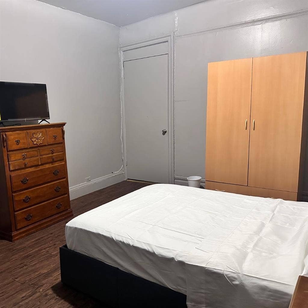 Private Room in the Bronx Available