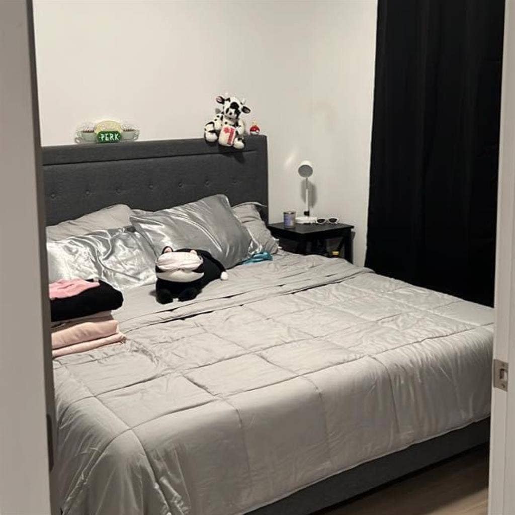 Looking for a Roomate!! (Only girls