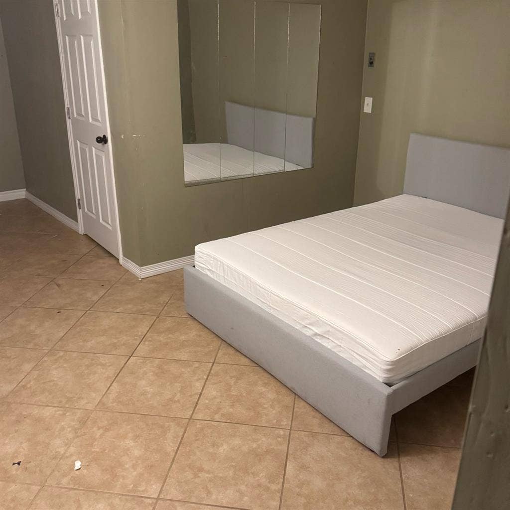 $ room for rent