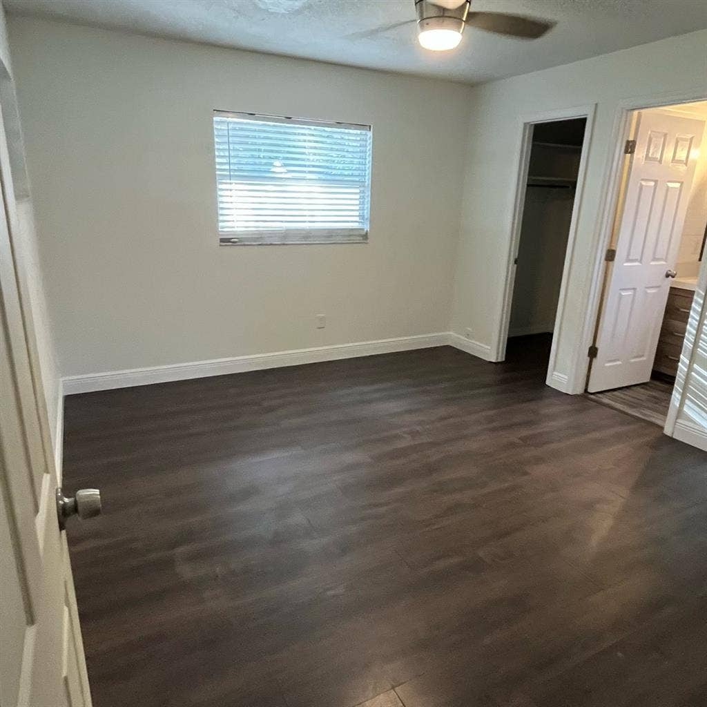 Master Bedroom Private Bathroom