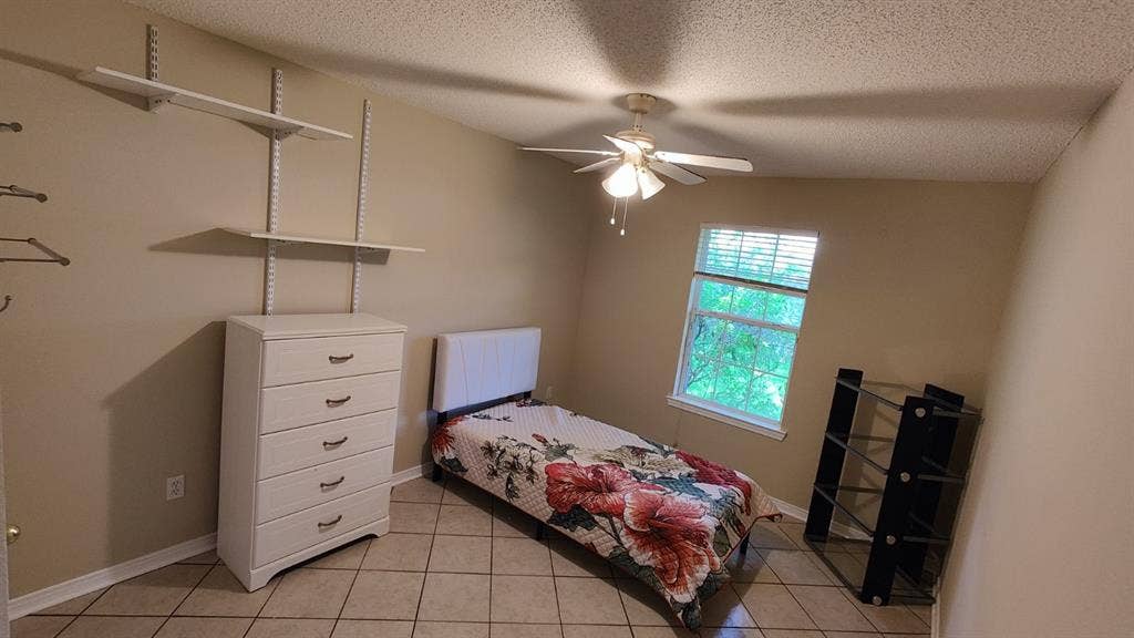 Room in Jacksonville/Orange Park