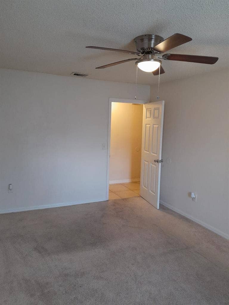 Large Room w/Private Bathroom