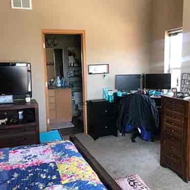 Spacious + Cozy sublease offer