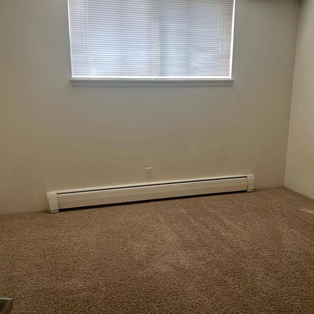 Private room for rent - (BA)