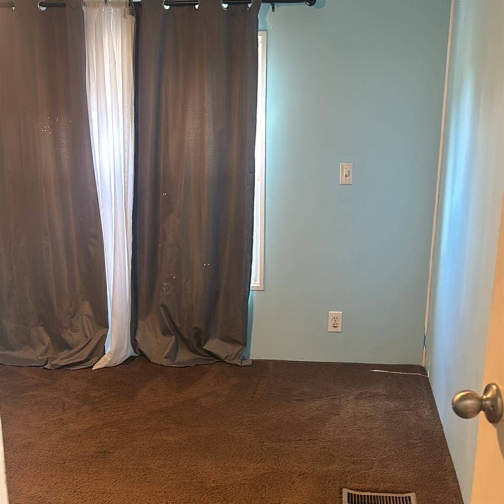 TWO spacious, clean rooms FOR RENT!