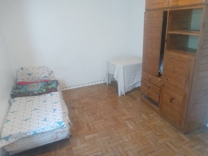 Quarto individual em sobrado