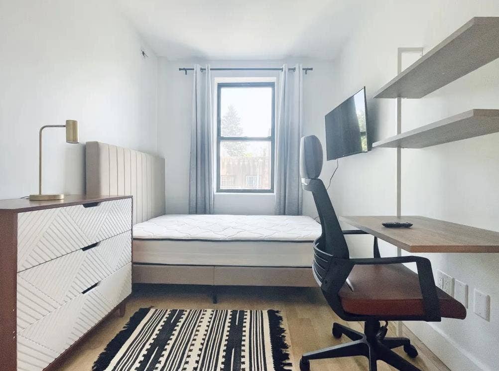 Furnished Room Bushwick Lux Bldg