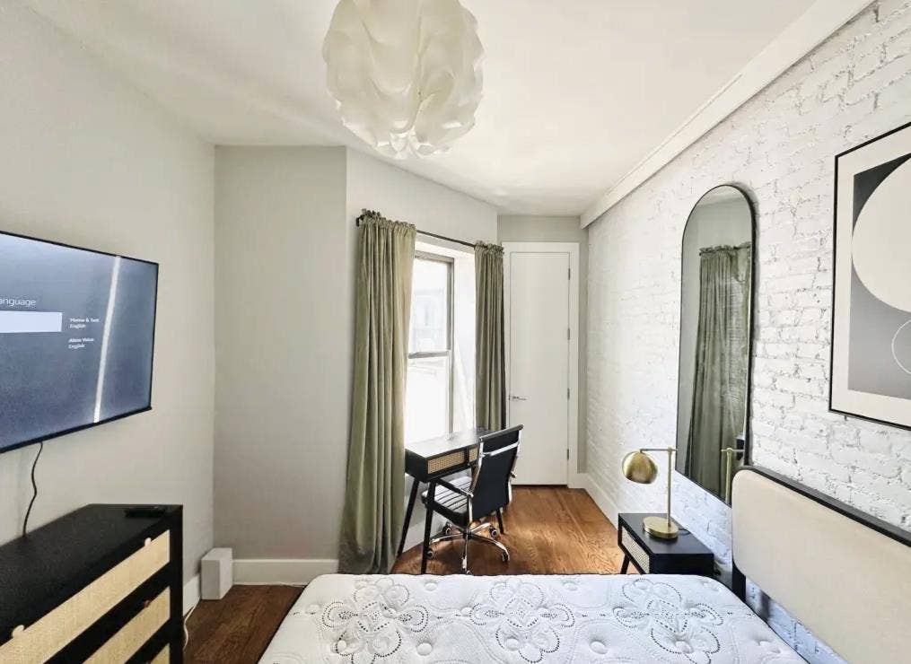 Furnished Room in Crown Heights