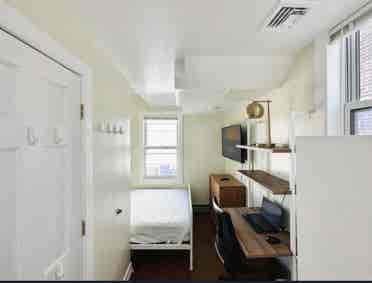 Room in LIC Pvt BA