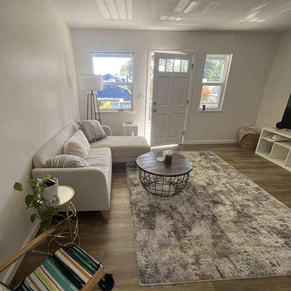 bedroom in apartment in capitola