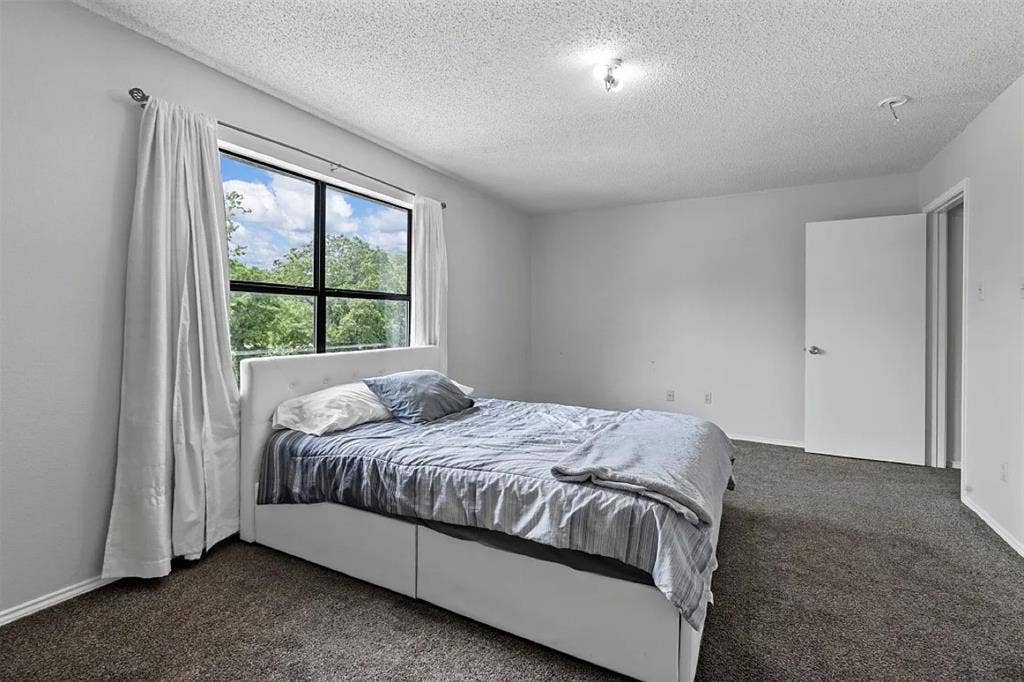 Room W/ Private bathroom Mesquite