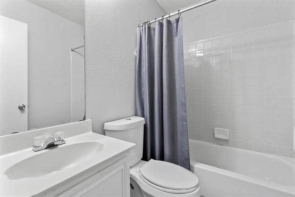 Room W/ Private bathroom Mesquite