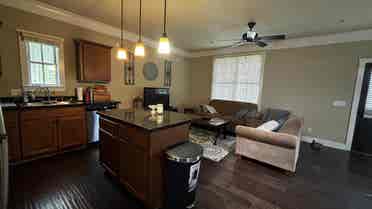 Furnished Short-term lease Spring